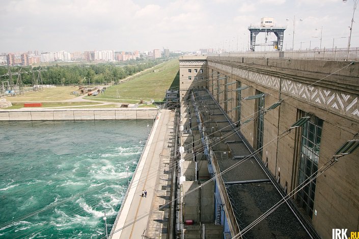 Иркутская ГЭС. Фото ИА «Иркутск онлайн»