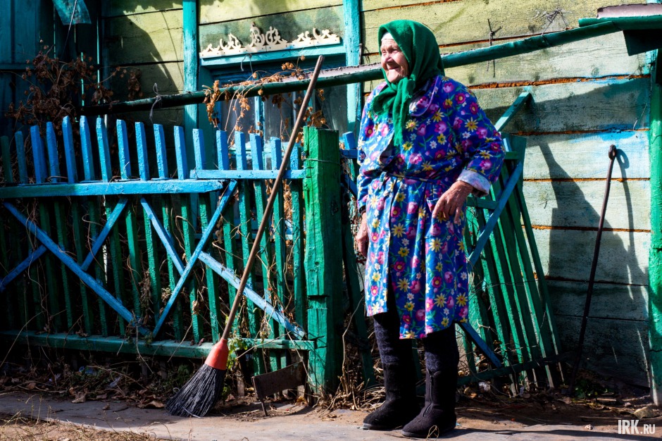 Дочь Марии Фёдоровны живёт в городе. Чаще заезжает и помогает ей сын.