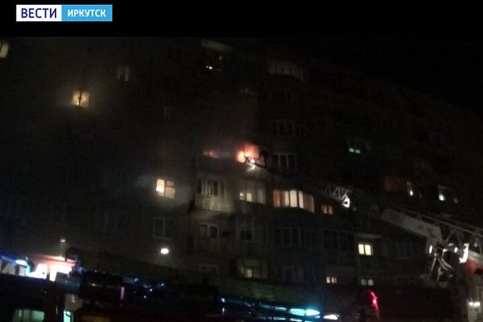 Пожар после взрыва самогонного аппарата в Ангарске. Кадр «Вести-Иркутск»