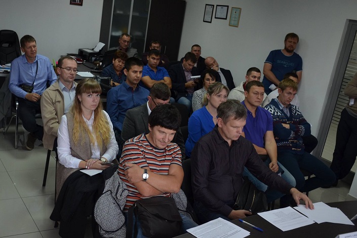 Предприниматели на встрече с Алексеем Козюрой. Фото со страницы бизнес-омбудсмена в Facebook