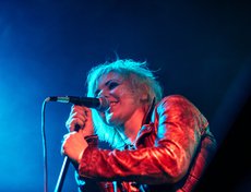 Перед Louna выступила московская группа Lori Lori.