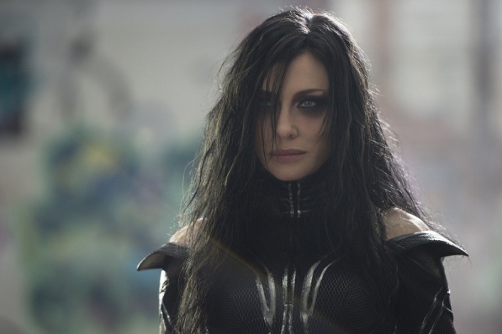 Сцена из фильма «Тор: Рагнарёк». Фото с сайта www.film.ru