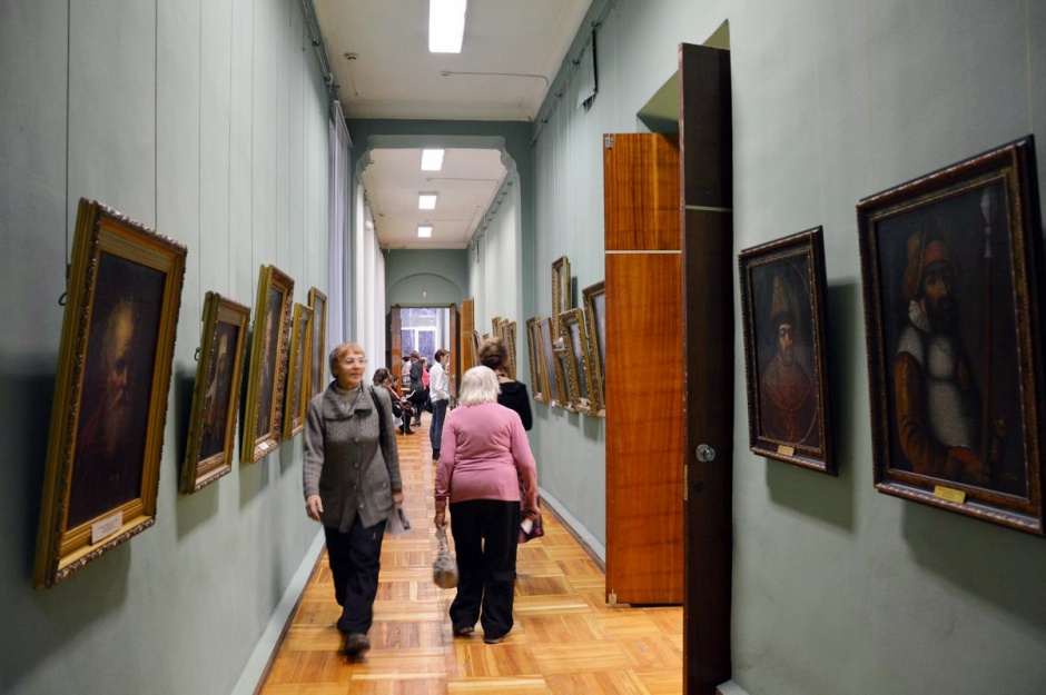 Акцию «Ночь искусств» традиционно поддержал Иркутский областной художественный музей. Двери галереи на Ленина были открыты для посетителей до 20:00.