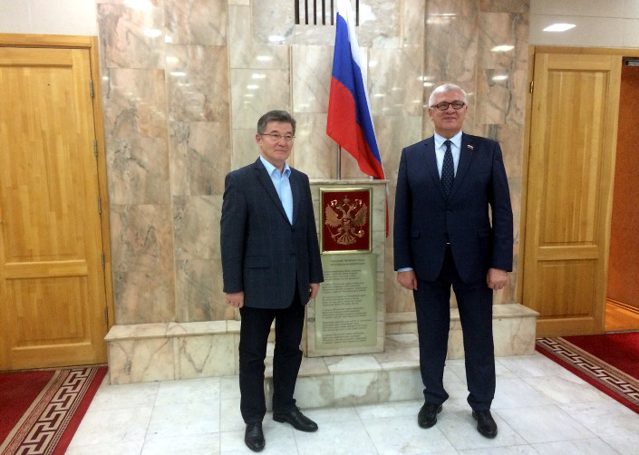 Сергей Брилка с чрезвычайным и полномочным послом РФ в Монголии Искандером Азизовым