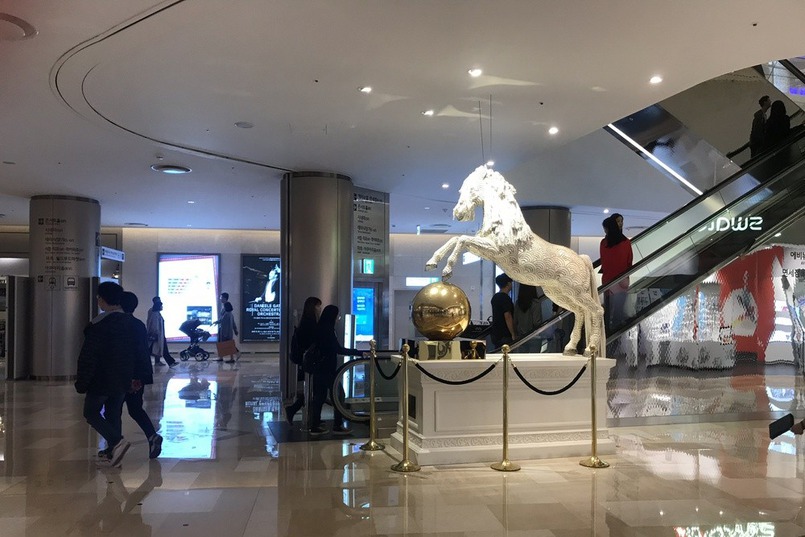 Торговая галерея в Lotte World Tower