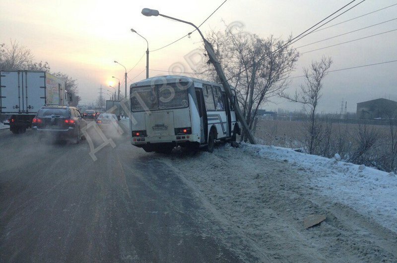 Погода в узловой на неделю. Узловая Иркутск. Остановка Узловая Иркутск. Авария в Иркутске на Узловой.