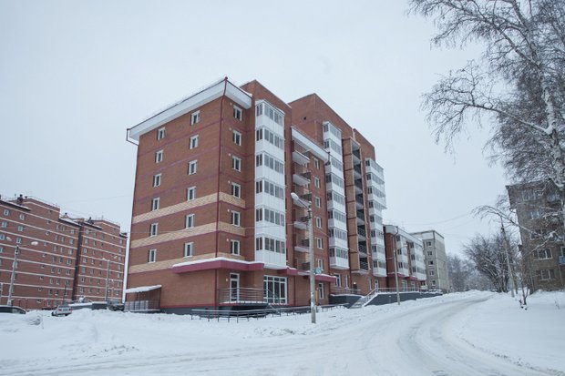 ЖК «Пионер» в поселке Молодежном. Фото — ИА «Иркутск онлайн»