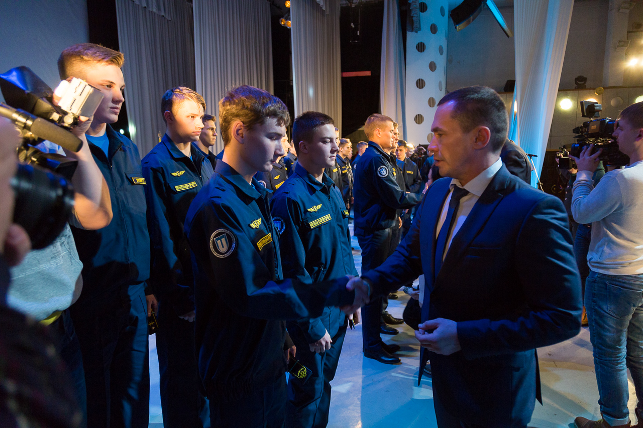 Форма обучения очная — методом «военного дня».