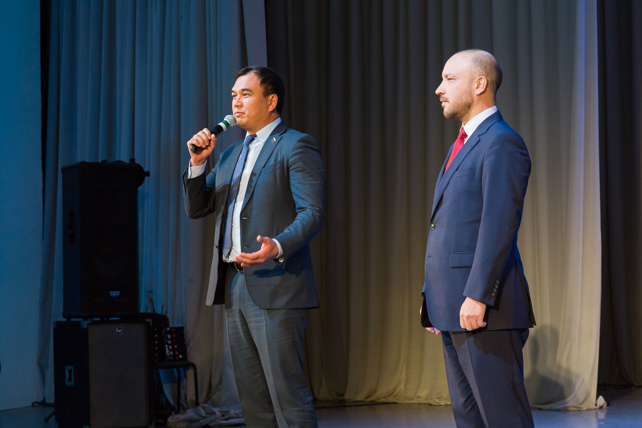 Депутаты Госдумы Сергей Тен и Михаил Щапов