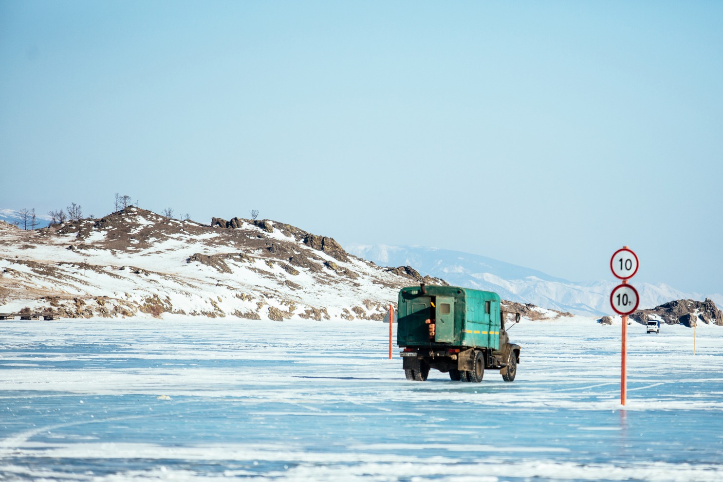 Грузоподъёмность переправы составляет 10 тонн.