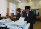 На избирательном участке. Фото Ильи Татарникова