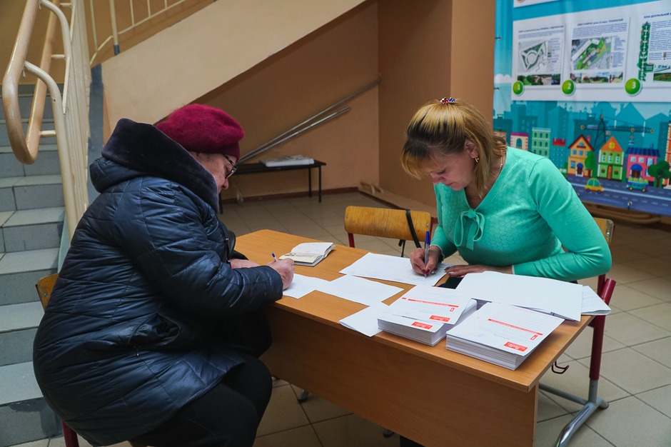 Одновременно на избирательном участке проходило голосование по проектам «Городская среда», где жители могли выбрать один из проектов по общественному благоустройству своего района и города в целом.