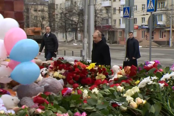 Трагедии в марте за 10 лет. Траур по погибшим в Кемерово. Кремль траур.