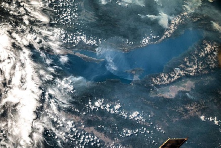 Байкал из космоса. Фото Олега Артемьева