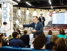 Основной площадкой фестиваля «Иркнига» стал книжный магазин в торгово-развлекательном комплексе «Модный Квартал».