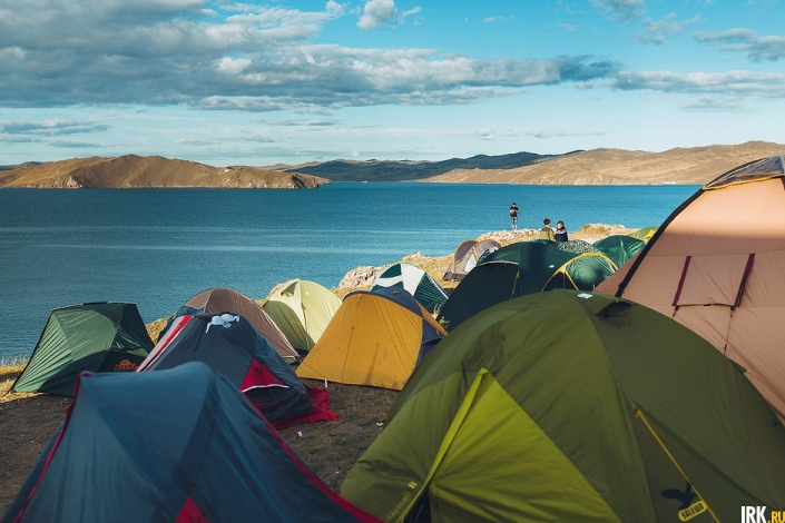 На берегу Байкала разобьют палаточный лагерь. Фото Артёма Моисеева.