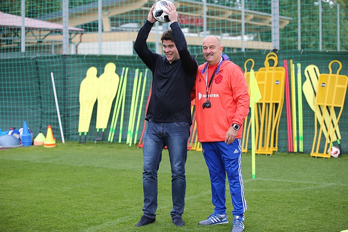 Денис Мацуев и Станислав Черчесов. Фото с сайта РФС