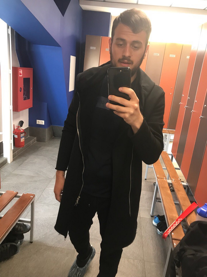 24 года, вес - 77 килограммов