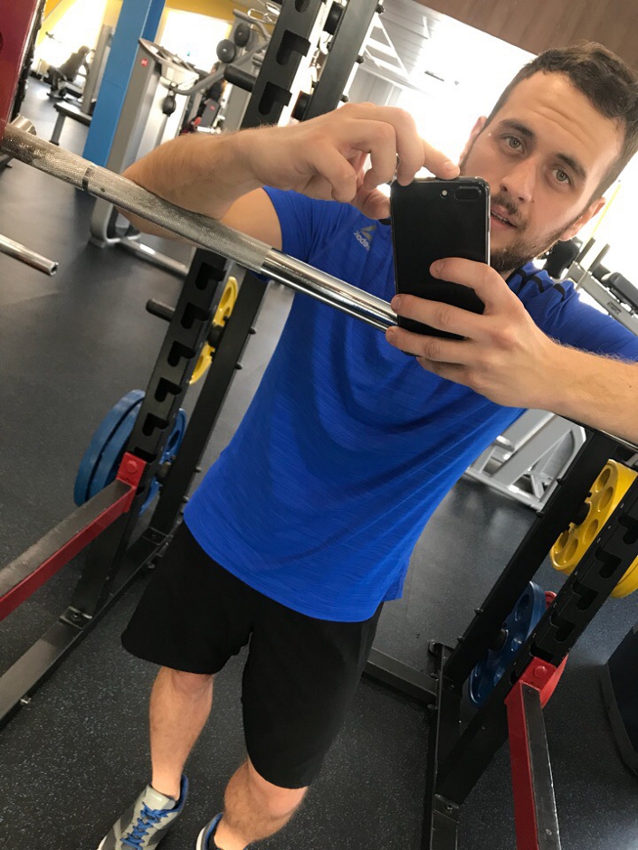 24 года, вес - 77 килограммов