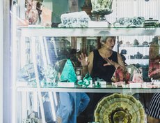 В музее уже давно существует традиция дарения. Из разных уголков страны и мира преподаватели, студенты и гости привозят сюда горные породы и минералы.