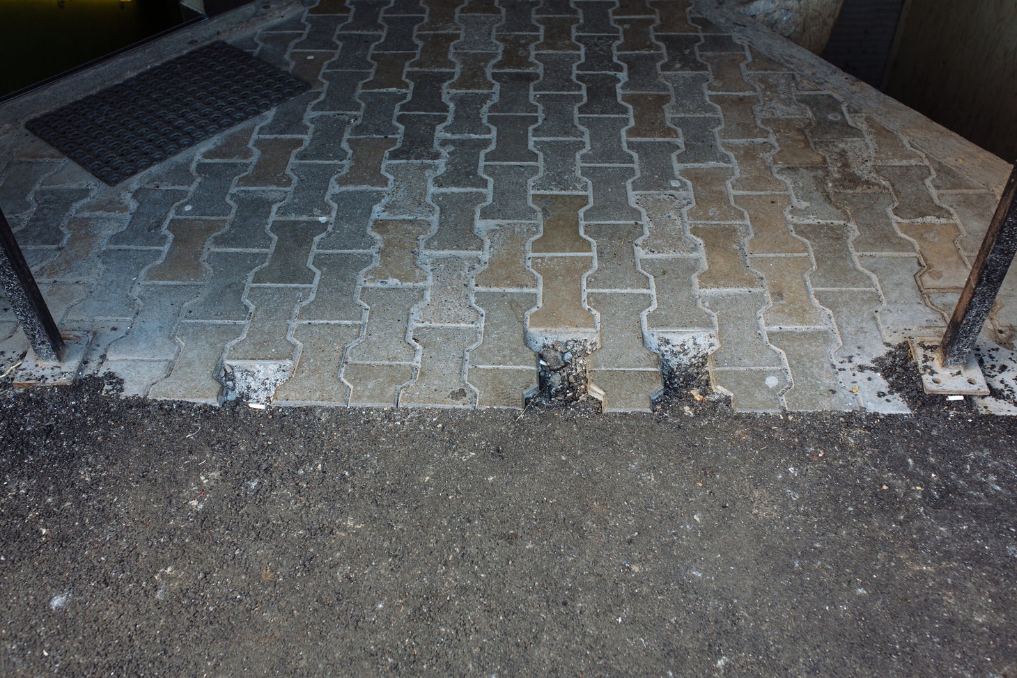 Новый тротуар на Карла Маркса