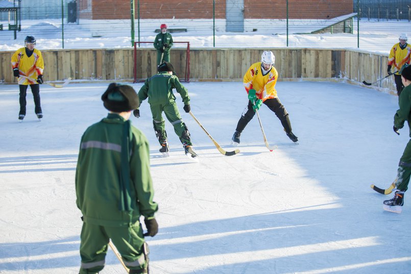 Дружеский матч по хоккею. Фото предоставлено пресс-службой ГУФСИН по Иркутской области