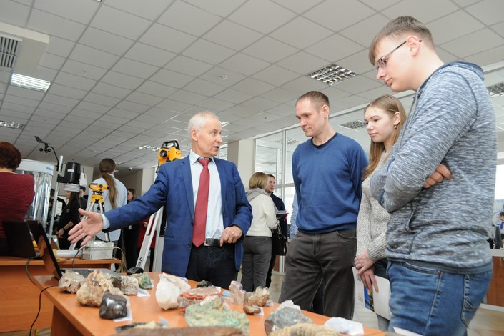 Профессор ИГУ Алексей Корольков рассказывает о науке геологии