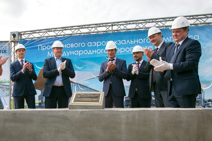 Закладка первого камня в основание нового терминала аэропорта Иркутска Закладка первого камня в основание нового терминала аэропорта Иркутска