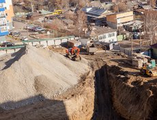 Но уже сейчас известно, что в проекте, прошедшем экспертизу, технические решения по устройству подпорной стенки отсутствуют.