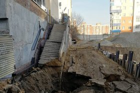 Разрушенная лестница. Фото прислал Борис Рябинин