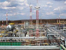 Установка подготовки нефти (УПН-1). На Верхнечонском месторождении действует высокотехнологичная система подготовки нефти, трубопровод внешнего транспорта, пункт сдачи-приемки товарной нефти первой группы качества.