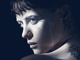 Девушка, которая застряла в паутине