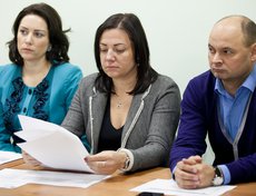 Заместитель мэра-председатель комитета по управлению Ленинским округом Татьяна Жичина (в центре).