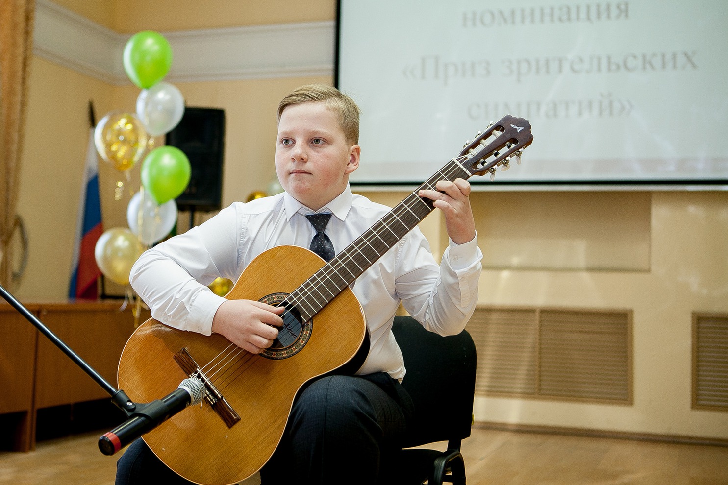 Воспитанник Оёкской музыкальной школы Денис Быков является стипендиатом Мэра Иркутского района в 2018 году