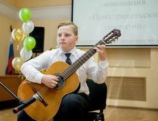 Воспитанник Оёкской музыкальной школы Денис Быков является стипендиатом Мэра Иркутского района в 2018 году