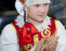 Софья Федорова из Оёка — лауреат всероссийских конкурсов «Юные дарования», «Ступеньки к успеху», победитель районного фестиваля «Радуга талантов»