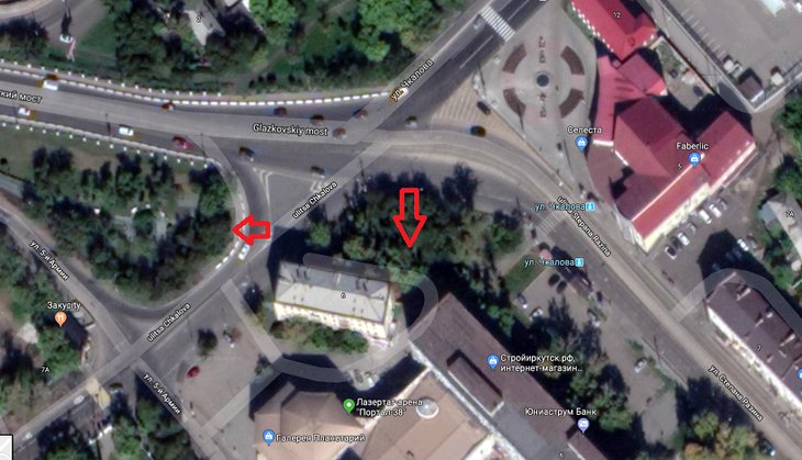 Стрелками отмечены предполагаемые места сквера и перехода. Скриншот с Google.maps