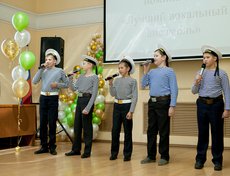 Ансамбль «Сибирские молодцы» из Максимовщины исполнили песню «Бескозырка белая»