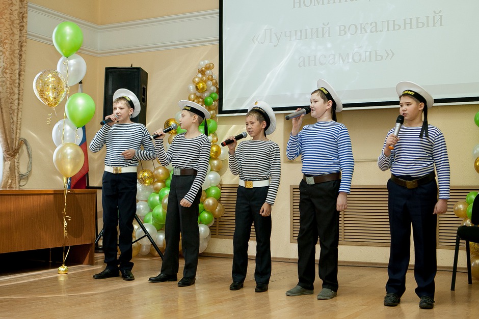 Ансамбль «Сибирские молодцы» из Максимовщины исполнили песню «Бескозырка белая»