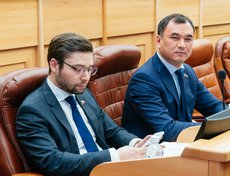 Депутаты Госдумы Александр Якубовский и Сергей Тен