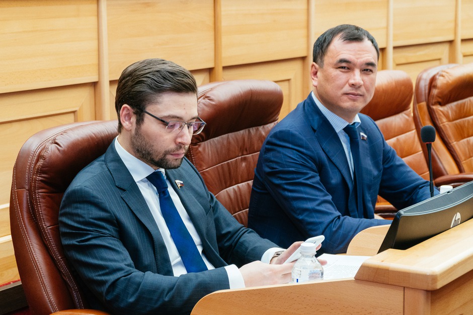 Депутаты Госдумы Александр Якубовский и Сергей Тен