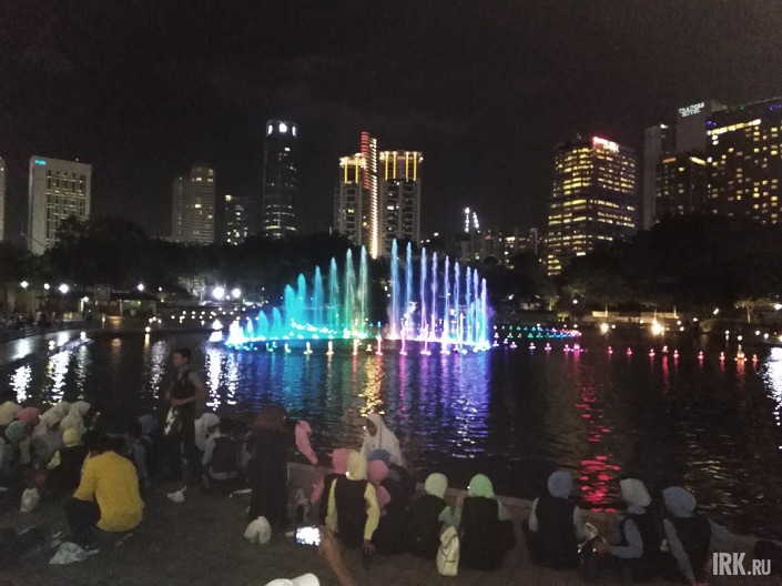 Поющие фонтаны в Куала-Лумпуре