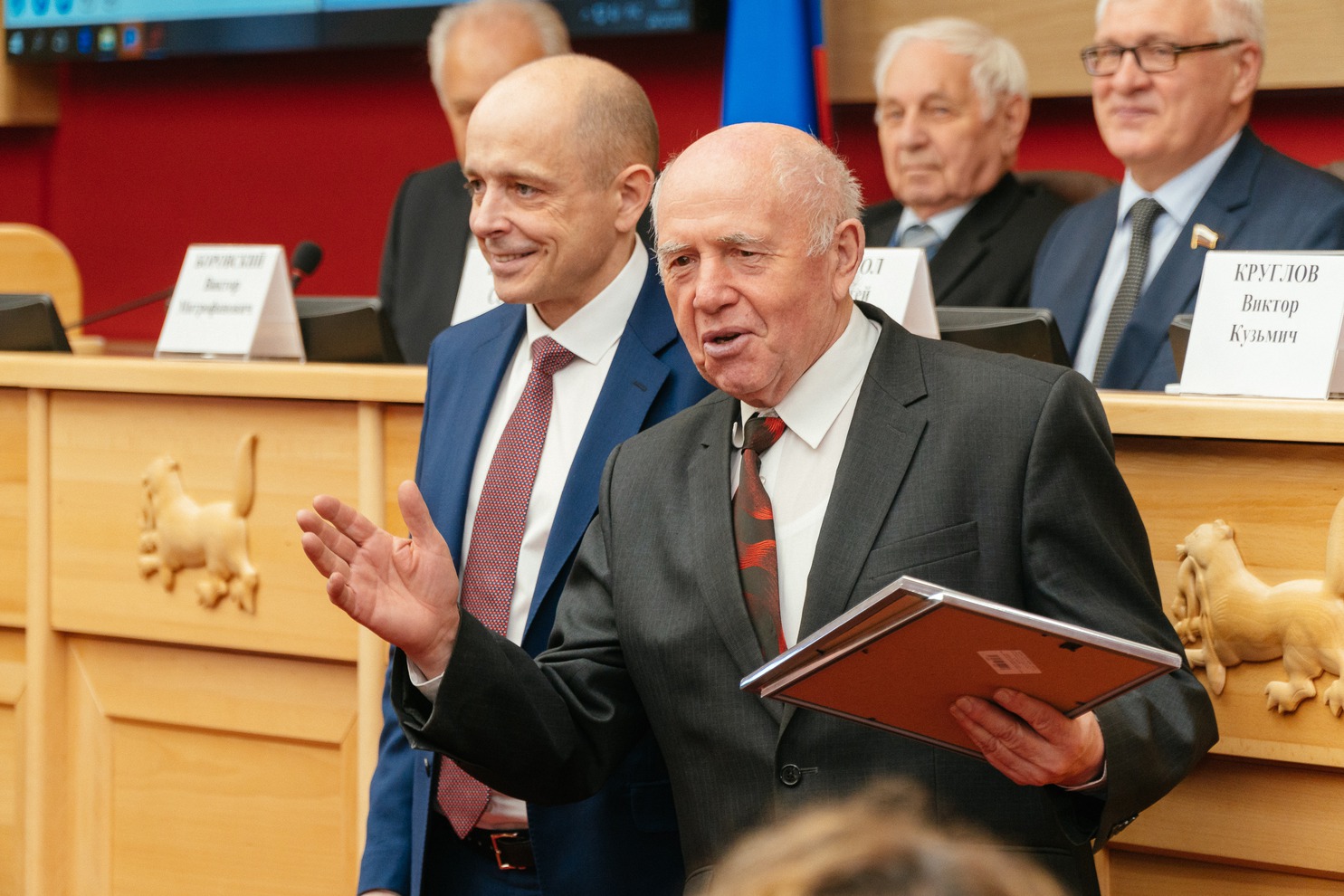 Сергей Сокол и Иван Зелент, председатель Заксобрания с 1993 по 2000 годы