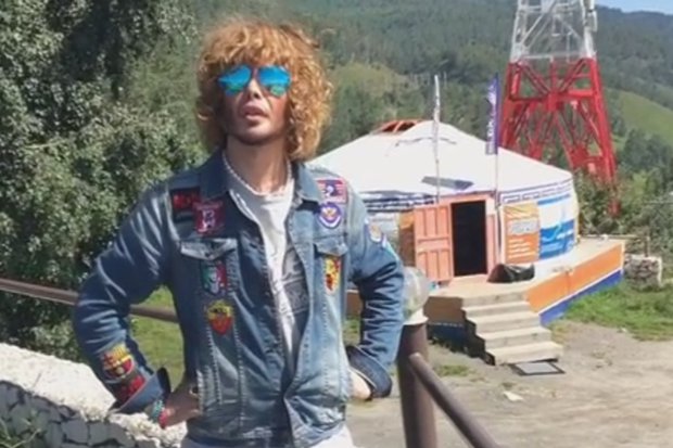 Сергей Зверев на Байкале. Скриншот видео Сергей Зверев на Байкале. Скриншот видео