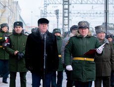 У микрофона Александр Парщиков, заместитель начальника дороги по взаимодействию с органами власти.