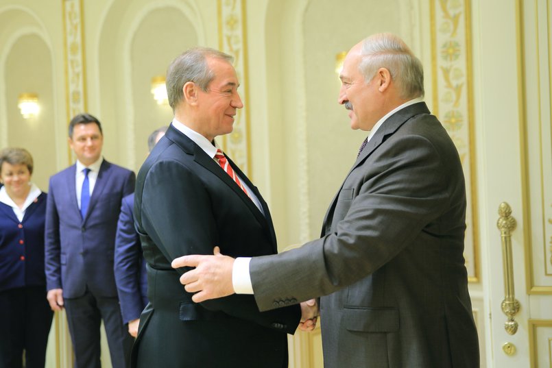 Сергей Левченко с  президентом Беларуси Александром Лукашенко. Автор фото - Александр Шудыкин