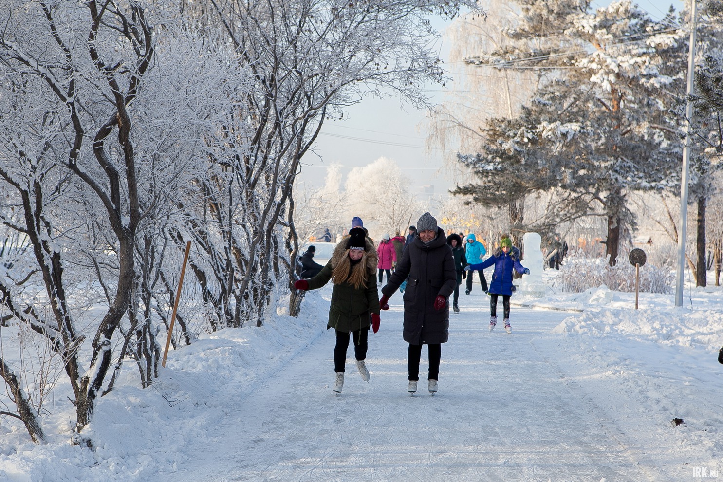 Вход на каток бесплатный.