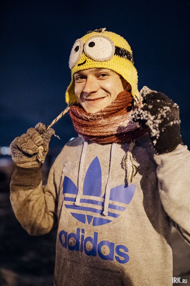 Григорий работает в творческой мастерской. Иордани помогает строить с 2008 года.