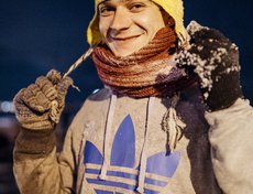 Григорий работает в творческой мастерской. Иордани помогает строить с 2008 года.