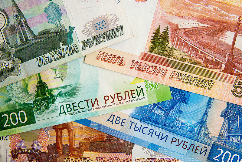 Центробанк объявил о росте числа поддельных купюр номиналом в 2000